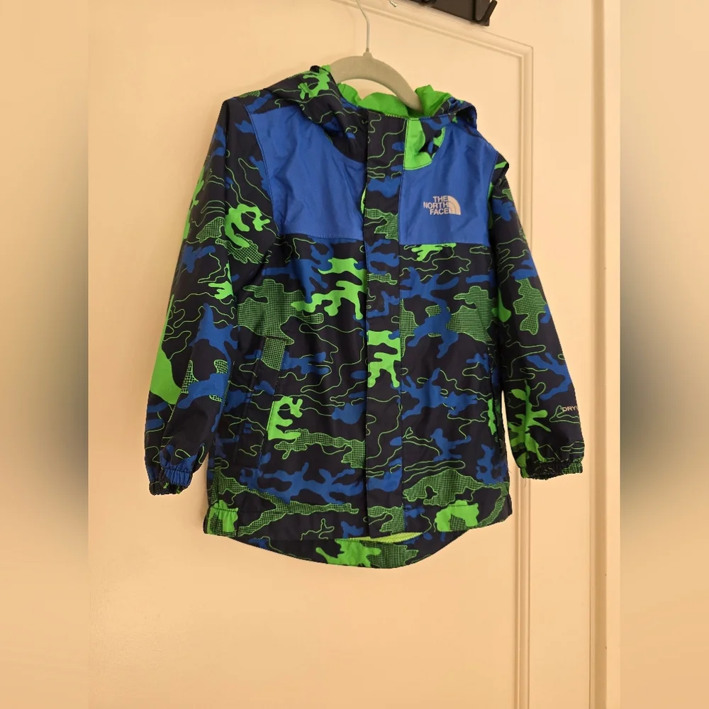 The North Face Tailout Rain Jacket Blue & Green Camo Hooded Kids 3T EUC